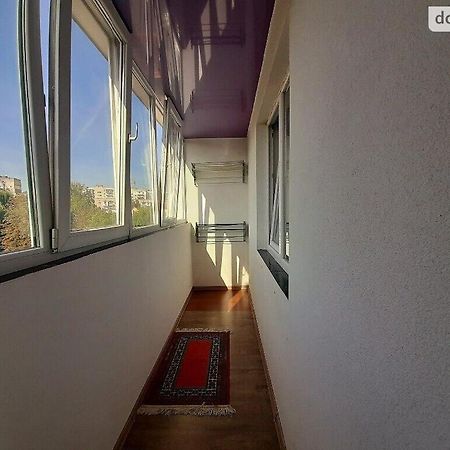 Family And Friends Apartment Ternopil Esterno foto