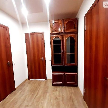 Family And Friends Apartment Ternopil Esterno foto