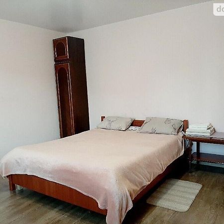 Family And Friends Apartment Ternopil Esterno foto